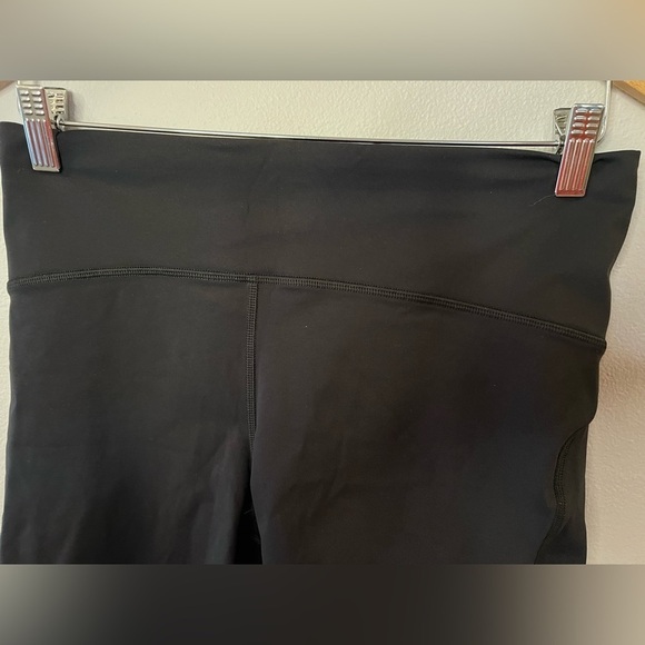 CRZ YOGA Black Biker Shorts Women’s Size 12 - Picture 4 of 6